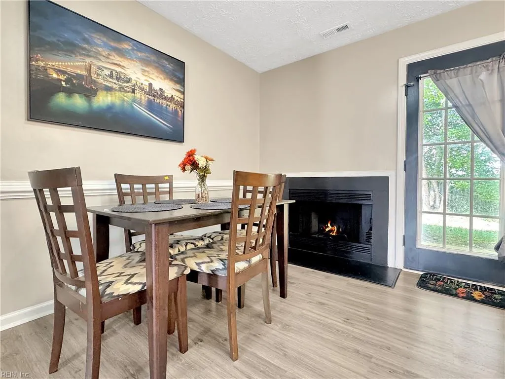 Hampton, Virginia 23666, United States, 3 Bedrooms Bedrooms, ,3 BathroomsBathrooms,Residential,Active,214637