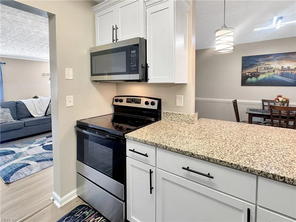 Hampton, Virginia 23666, United States, 3 Bedrooms Bedrooms, ,3 BathroomsBathrooms,Residential,Active,214637