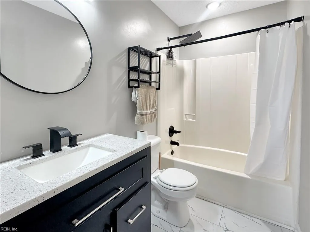 Hampton, Virginia 23666, United States, 3 Bedrooms Bedrooms, ,3 BathroomsBathrooms,Residential,Active,214637