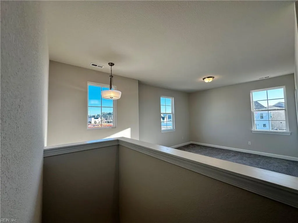 Suffolk, Virginia 23434, United States, 3 Bedrooms Bedrooms, ,3 BathroomsBathrooms,Residential,Pending,28210