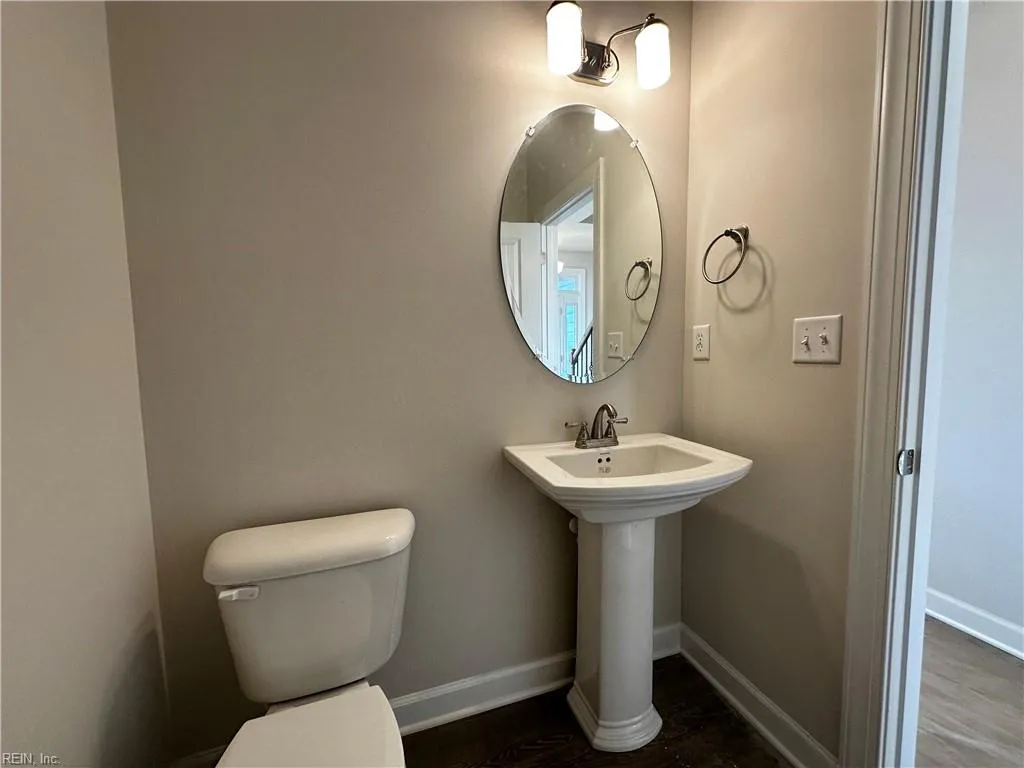 Suffolk, Virginia 23434, United States, 3 Bedrooms Bedrooms, ,3 BathroomsBathrooms,Residential,Pending,28210