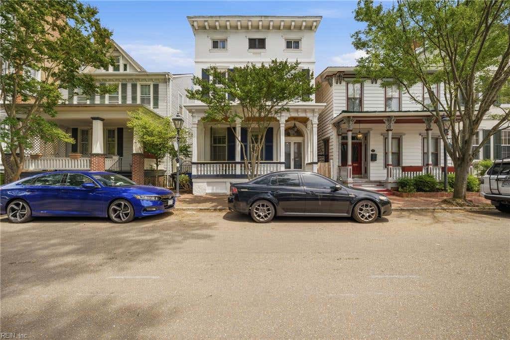 Photo of 367 Middle Street, Portsmouth, VA 23704 (MLS # 10638682)