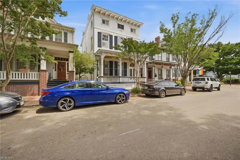 Photo of 367 Middle Street, Portsmouth, VA 23704 (MLS # 10638682)