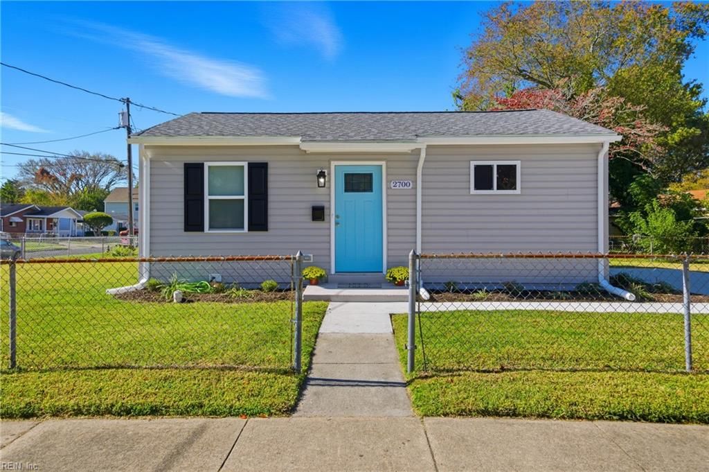 Photo of 2700 Ash St Street, Portsmouth, VA 23707 (MLS # 10607593)