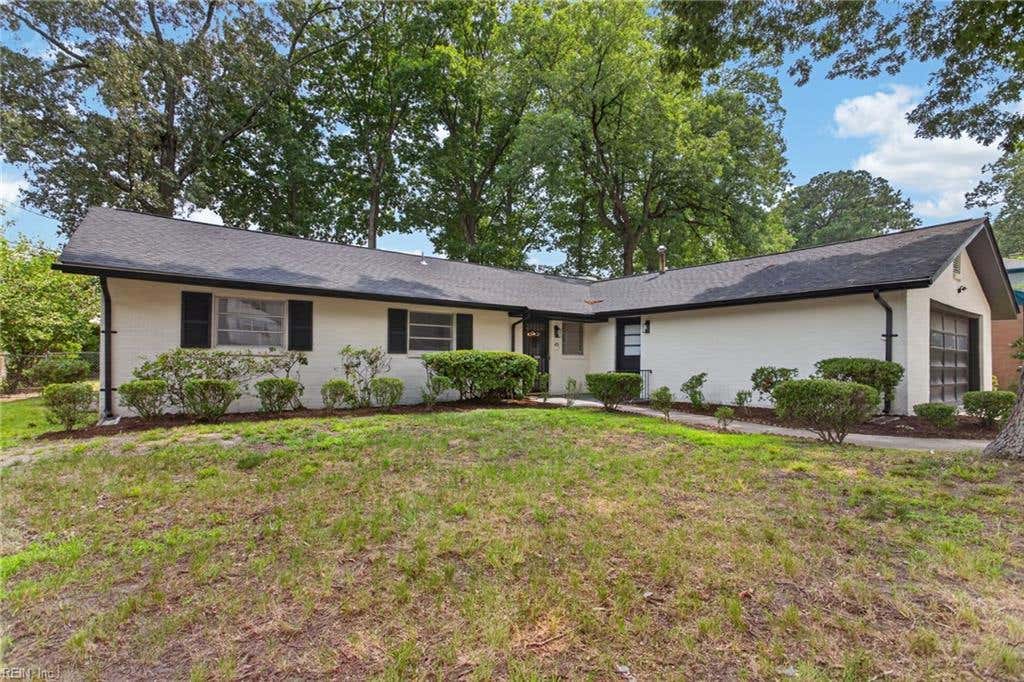 Photo of 43 Azalea Drive, Hampton, VA 23669 (MLS # 10644810)