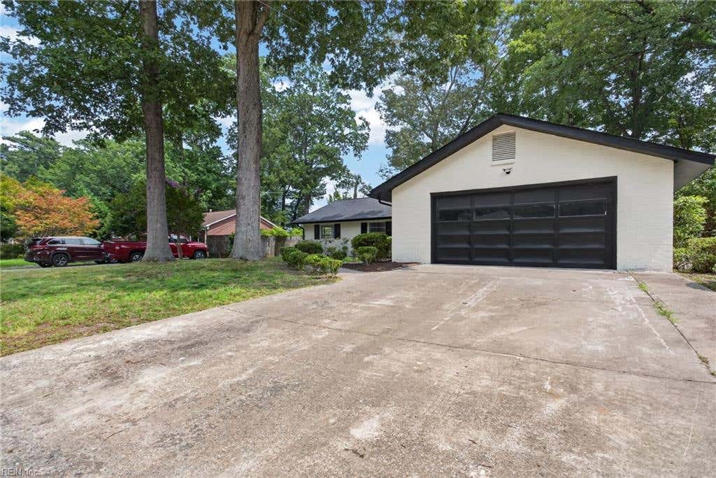 Photo of 43 Azalea Drive, Hampton, VA 23669 (MLS # 10644810)