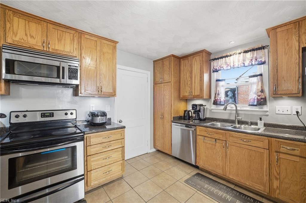 Photo of 512 W Little Creek Road, Norfolk, VA 23505 (MLS # 10616645)