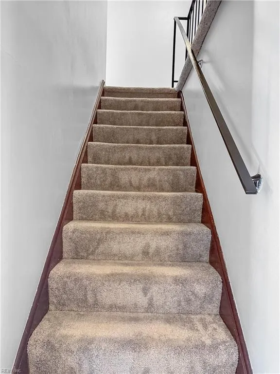 Newport News, Virginia 23608, United States, 3 Bedrooms Bedrooms, ,3 BathroomsBathrooms,Residential,Active,86802