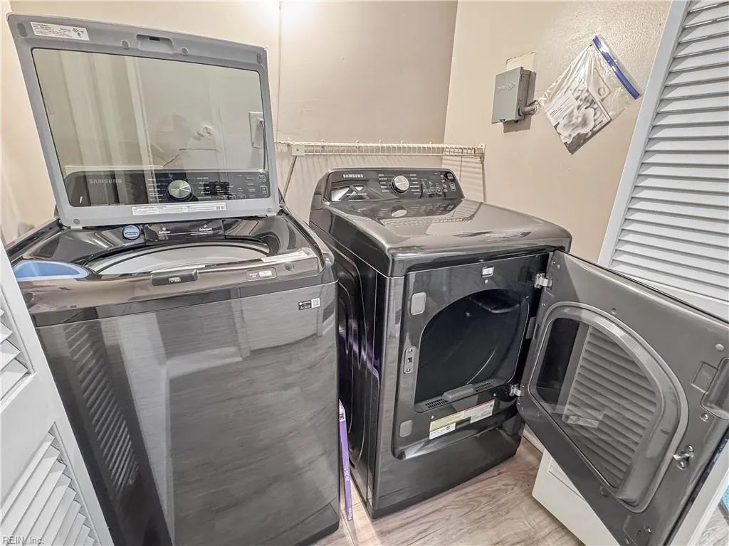 Newport News, Virginia 23608, United States, 3 Bedrooms Bedrooms, ,3 BathroomsBathrooms,Residential,Active,86802