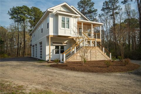Photo of 947 Owls Creek Lane, Virginia Beach, VA 23451 (MLS # 10627450)