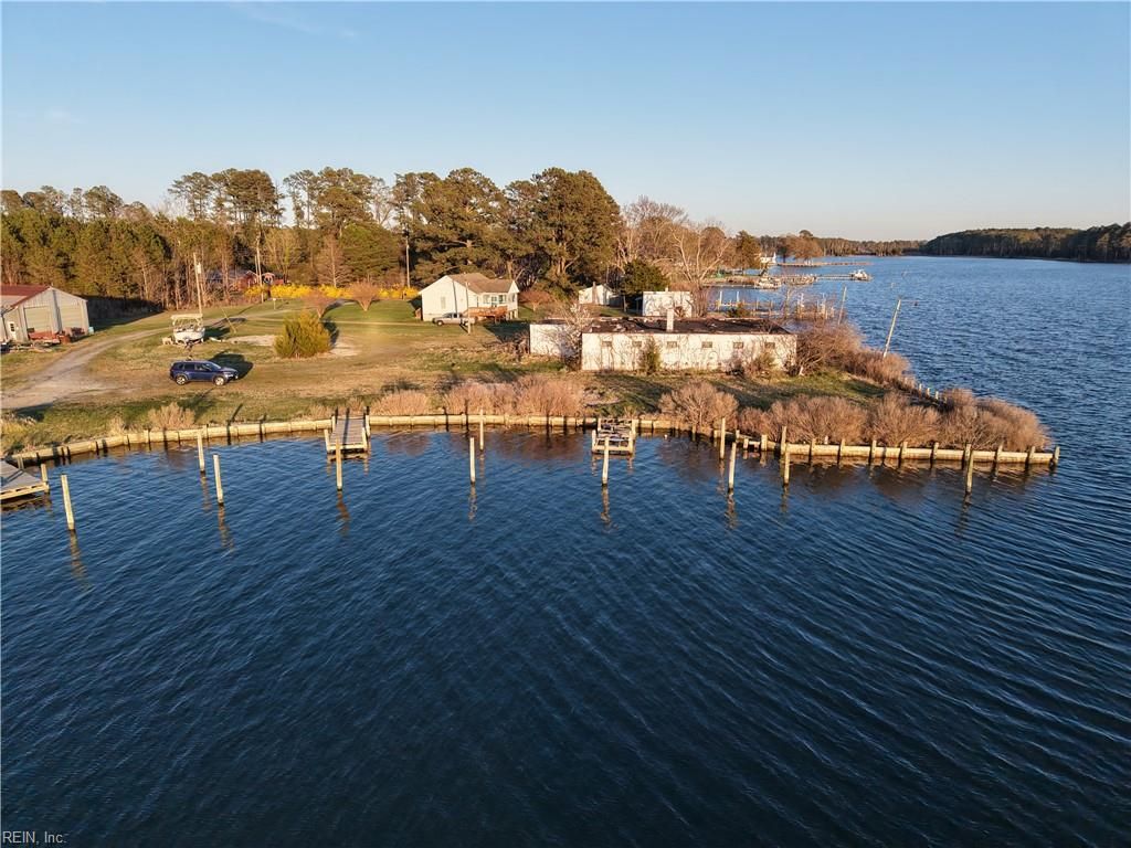 Photo of 123 Waterview Road, Lancaster, VA 22503 (MLS # 10627625)