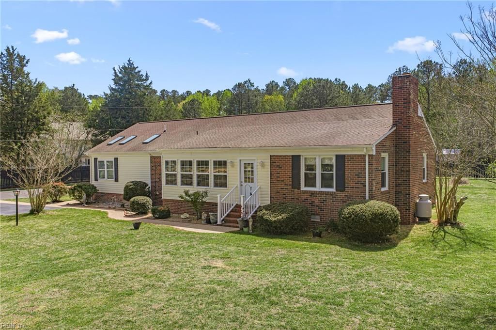 Photo of 5542 Dilly E Lane, Gloucester, VA 23061 (MLS # 10629033)