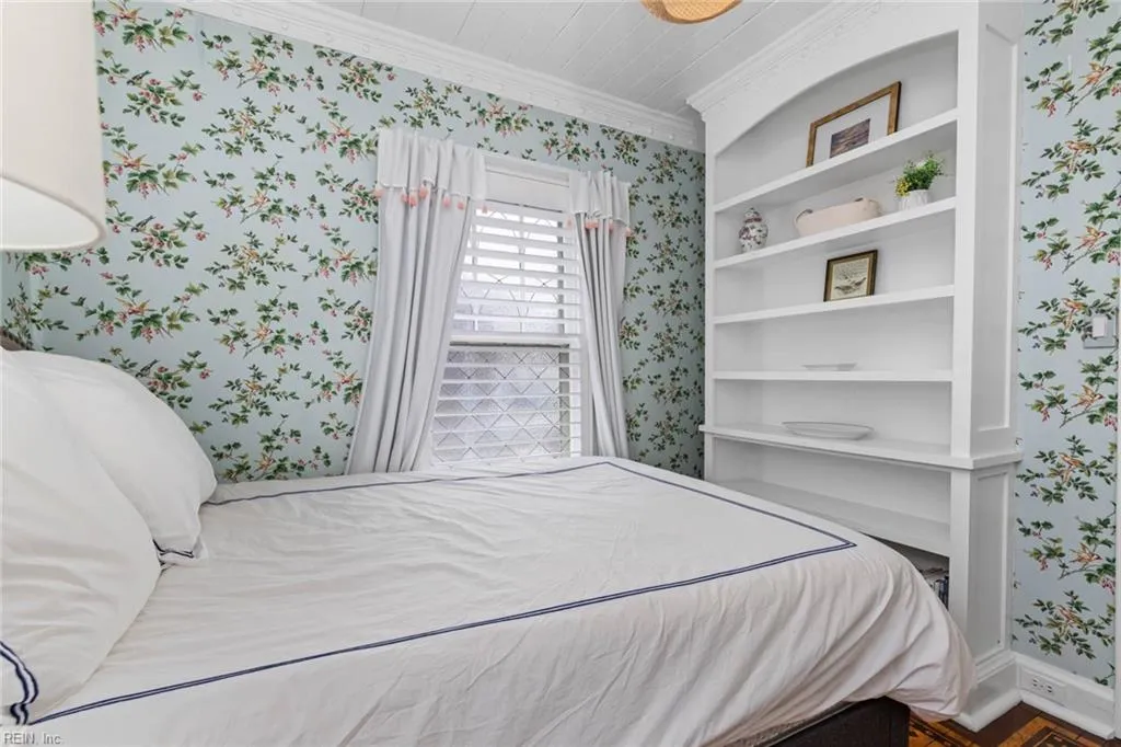 Norfolk, Virginia 23507, United States, 3 Bedrooms Bedrooms, ,3 BathroomsBathrooms,Residential,Pending,88151