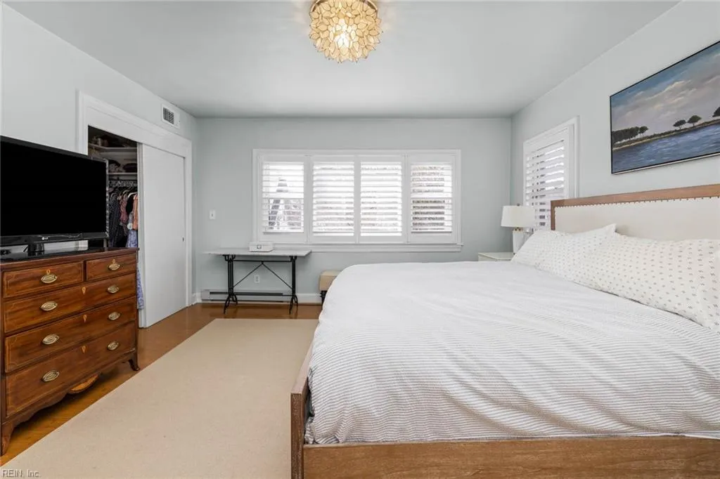 Norfolk, Virginia 23507, United States, 3 Bedrooms Bedrooms, ,3 BathroomsBathrooms,Residential,Pending,88151