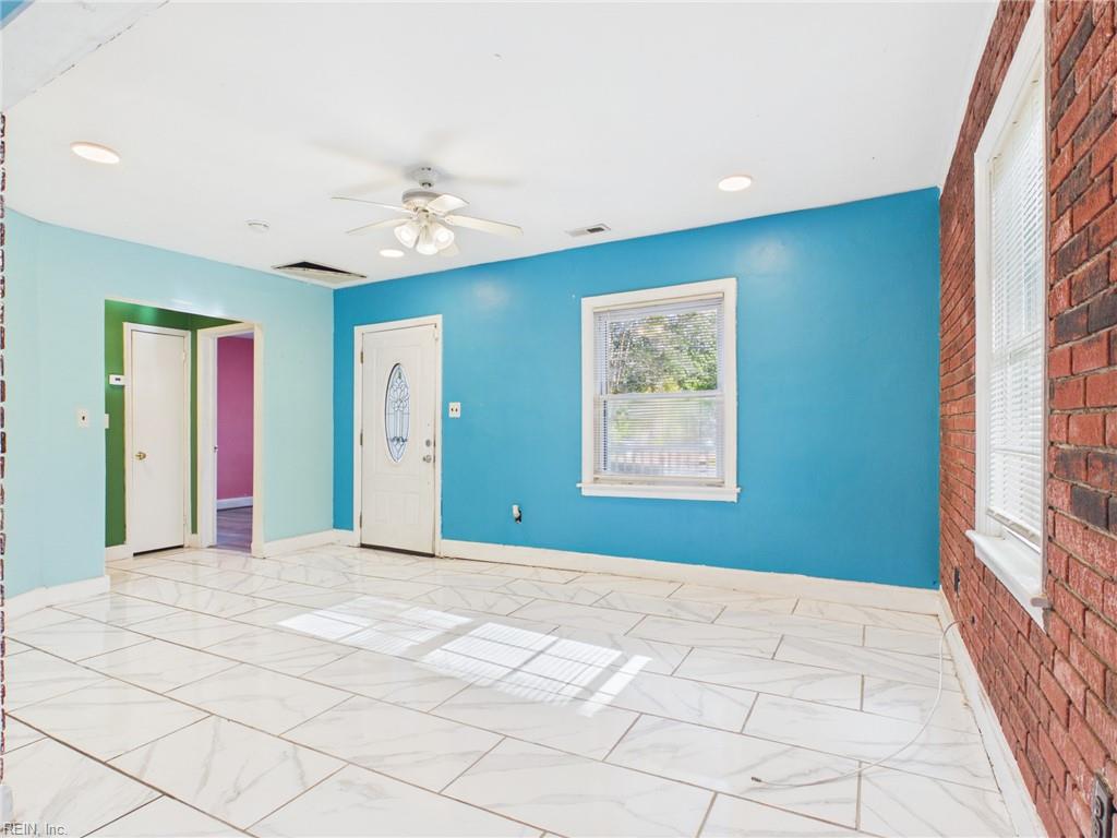 Photo of 8 Clover Street, Hampton, VA 23669 (MLS # 10658663)