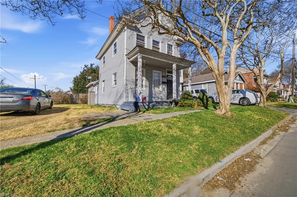 Photo of 2403 West Avenue, Norfolk, VA 23504 (MLS # 10616270)