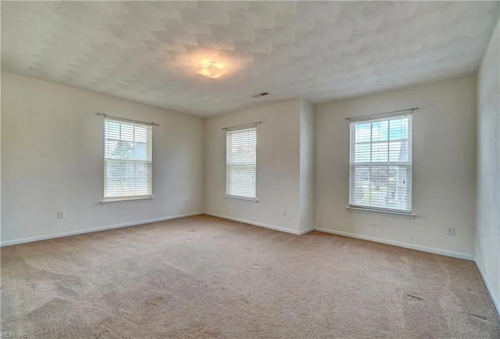 Suffolk, Virginia 23434, United States, 4 Bedrooms Bedrooms, ,3 BathroomsBathrooms,Residential,Active,174599