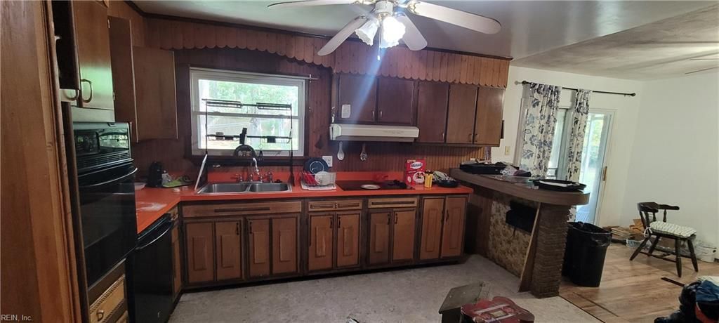 Photo of 902 Laurel Avenue, Chesapeake, VA 23325 (MLS # 10608615)