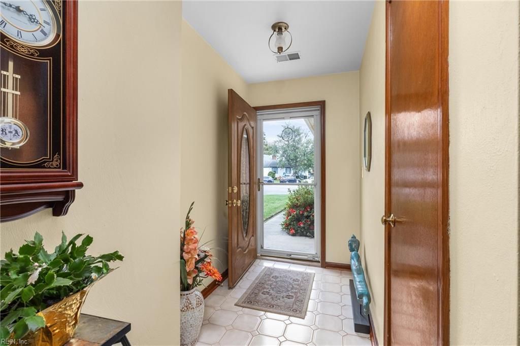 Photo of 1156 Balch Place, Virginia Beach, VA 23454 (MLS # 10604719)