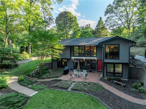 Photo of 112 The Colony, Williamsburg, VA 23185 (MLS # 10634293)
