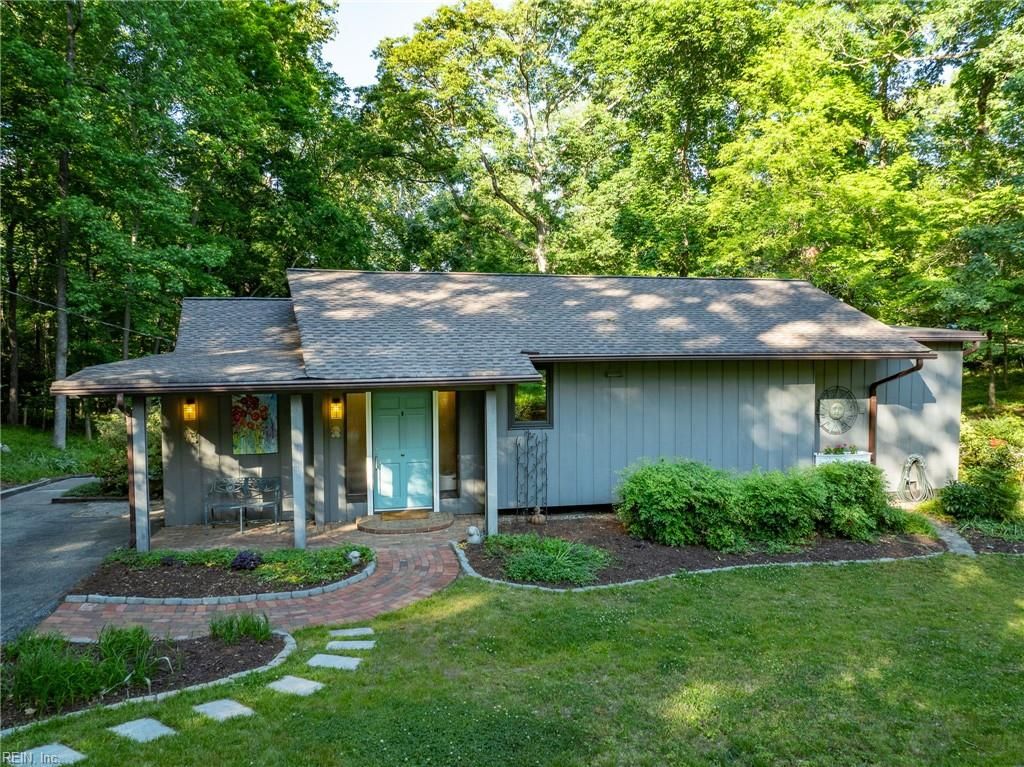 Photo of 112 The Colony, Williamsburg, VA 23185 (MLS # 10634293)