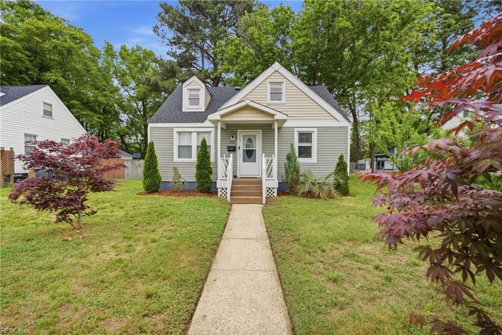 Photo of 735 SEDGEFIELD Drive, Newport News, VA 23605 (MLS # 10634379)