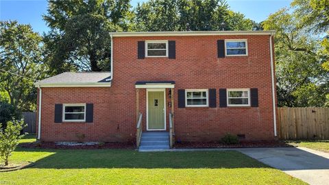 Photo of 32 MENNONITE Lane, Newport News, VA 23602 (MLS # 10605733)
