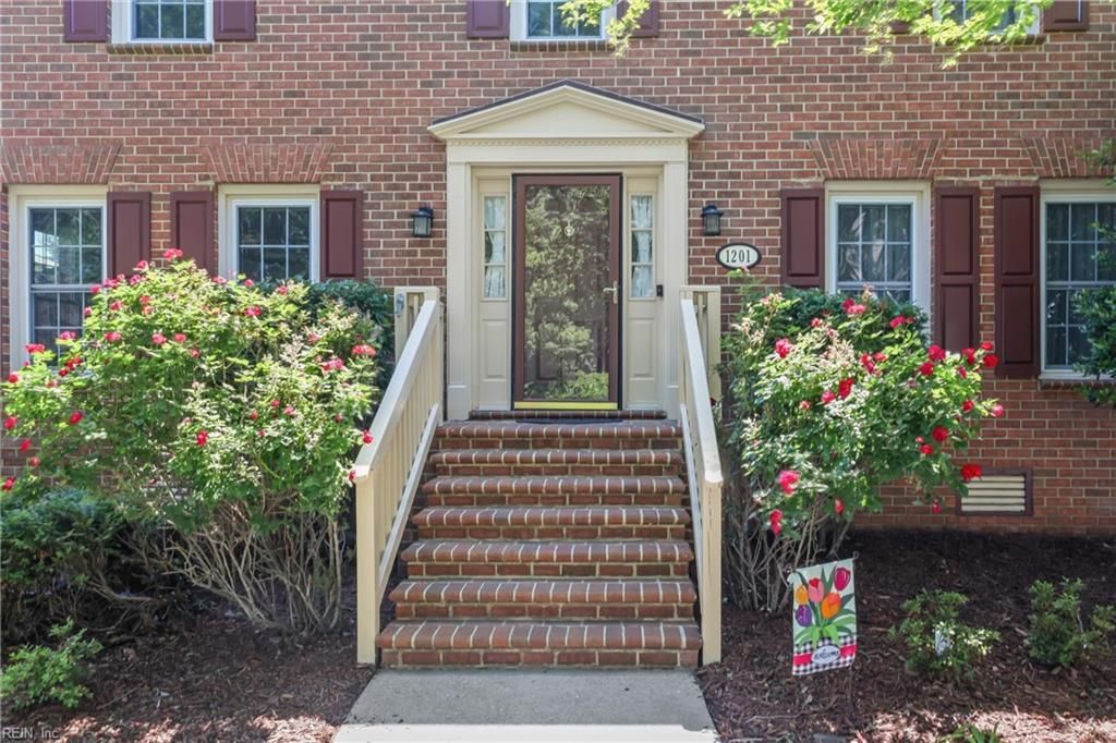 Photo of 1201 Plantation Lakes Circle, Chesapeake, VA 23320 (MLS # 10633714)