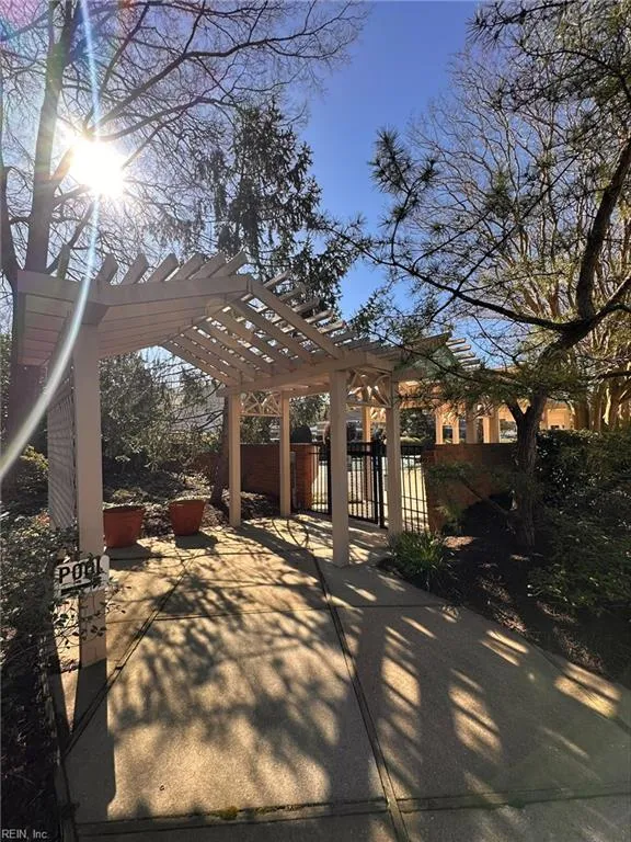 Virginia Beach, Virginia 23451, United States, 2 Bedrooms Bedrooms, ,3 BathroomsBathrooms,Residential,Active,95696