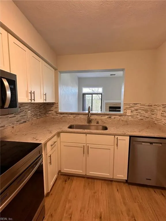 Virginia Beach, Virginia 23451, United States, 2 Bedrooms Bedrooms, ,3 BathroomsBathrooms,Residential,Active,95696