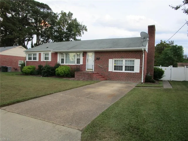 14 Woodburn Drive, photo 3 of 22