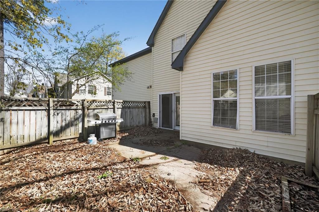 Photo of 104 White Ridge Lane, Yorktown, VA 23693 (MLS # 10626816)