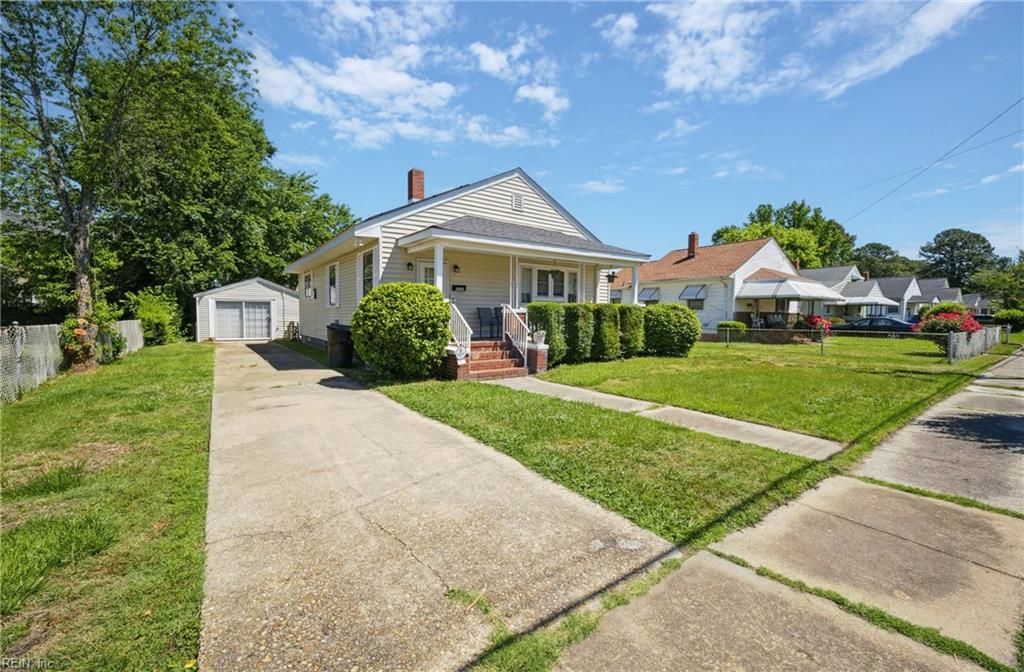 Photo of 3332 Killian Avenue, Portsmouth, VA 23704 (MLS # 10634417)