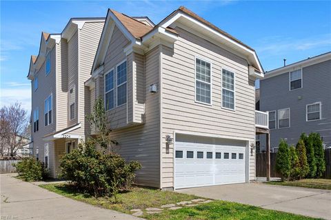 2204 W Berrie CIR Virginia Beach VA 23455