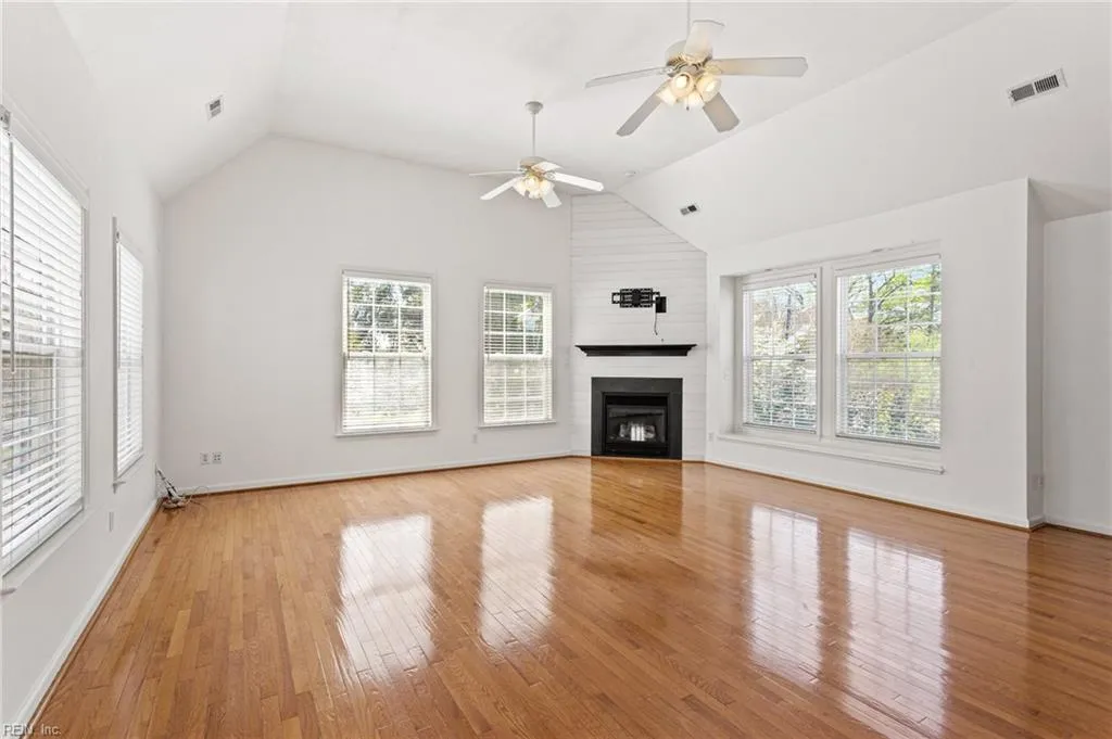 Virginia Beach, Virginia 23455, United States, 3 Bedrooms Bedrooms, ,3 BathroomsBathrooms,Residential,Active,101647