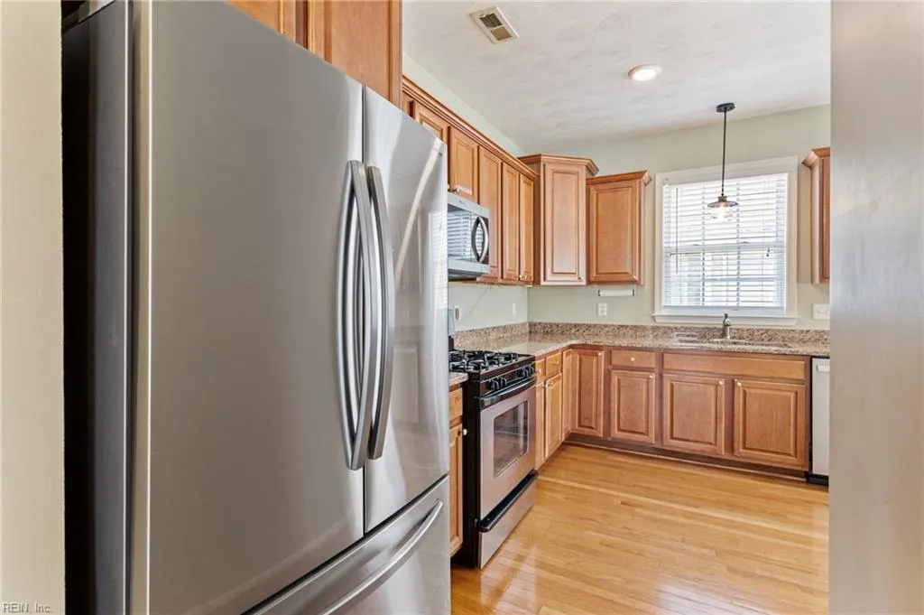 Virginia Beach, Virginia 23455, United States, 3 Bedrooms Bedrooms, ,3 BathroomsBathrooms,Residential,Active,101647