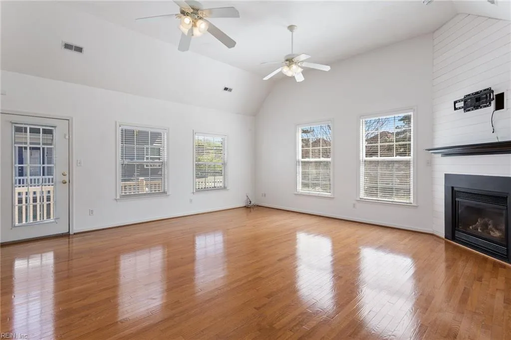 Virginia Beach, Virginia 23455, United States, 3 Bedrooms Bedrooms, ,3 BathroomsBathrooms,Residential,Active,101647