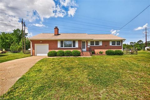 Photo of 7 Vera Circle, Newport News, VA 23601 (MLS # 10635001)