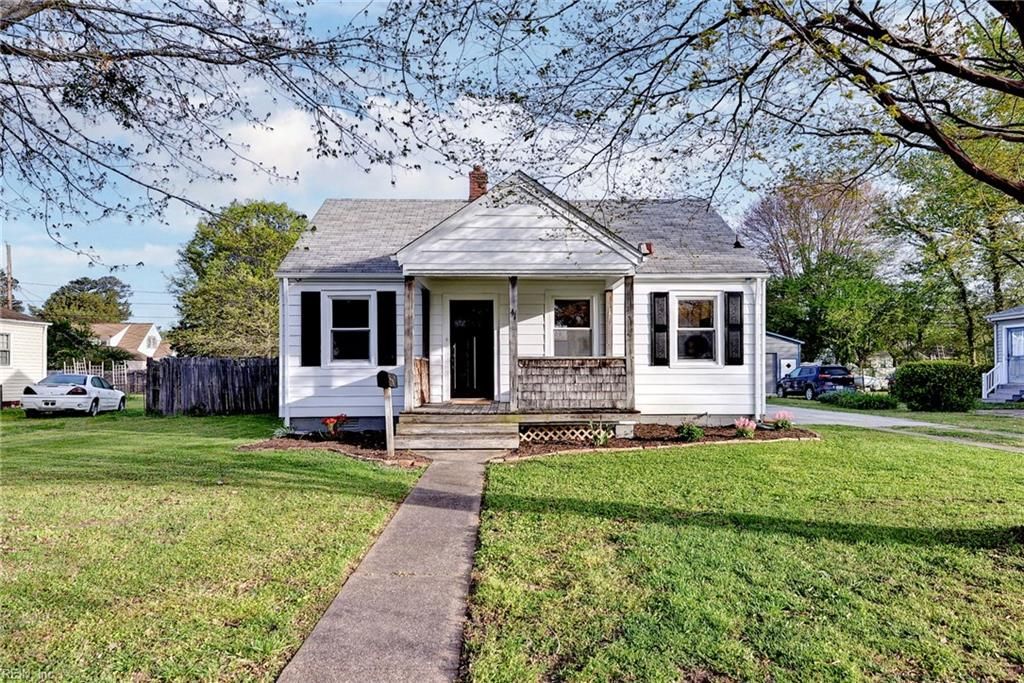 Photo of 41 Davis Avenue, Newport News, VA 23601 (MLS # 10629039)