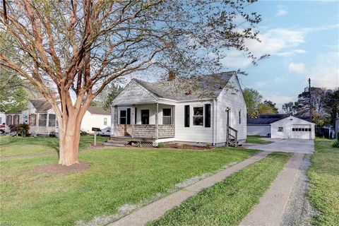 Photo of 41 Davis Avenue, Newport News, VA 23601 (MLS # 10629039)