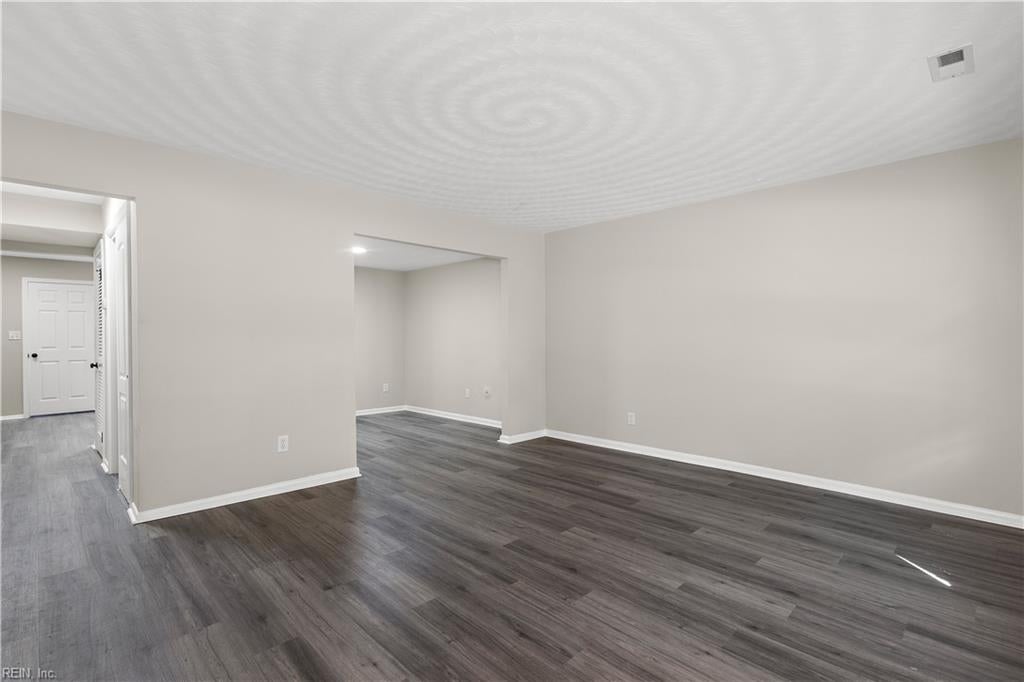 Photo of 139 Bristol Avenue, Norfolk, VA 23502 (MLS # 10652384)