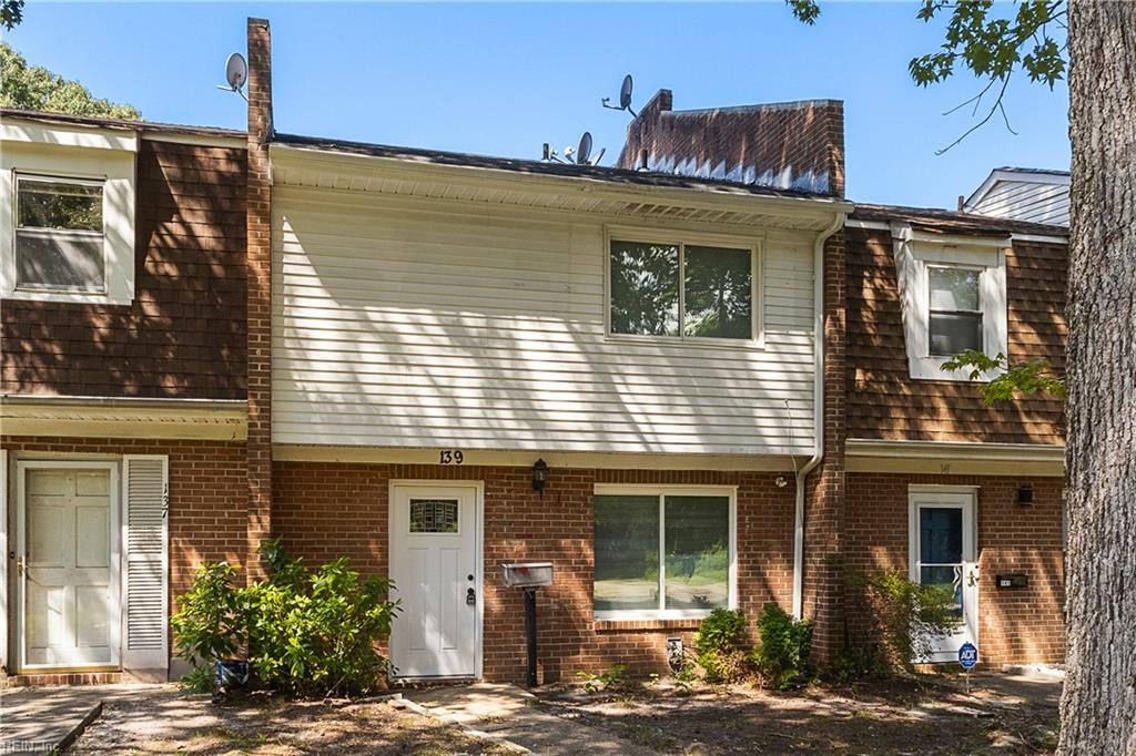 Photo of 139 Bristol Avenue, Norfolk, VA 23502 (MLS # 10652384)
