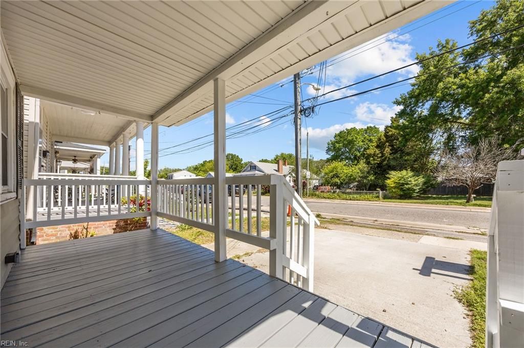 Photo of 9 Chamberlin Avenue W, Hampton, VA 23666 (MLS # 10631906)