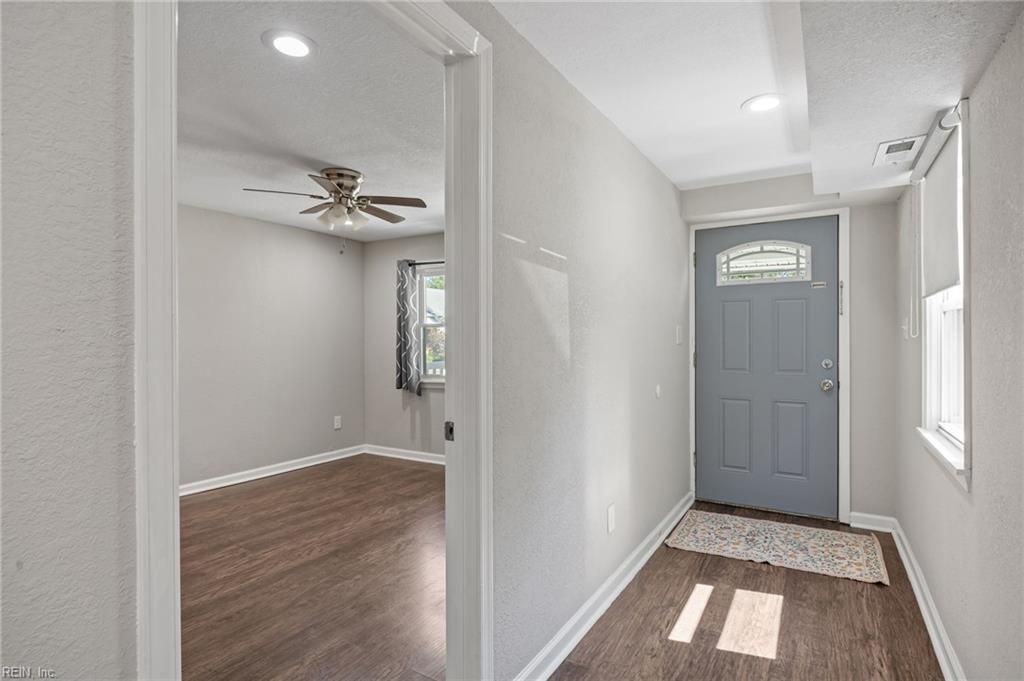 Photo of 9 Chamberlin Avenue W, Hampton, VA 23666 (MLS # 10631906)