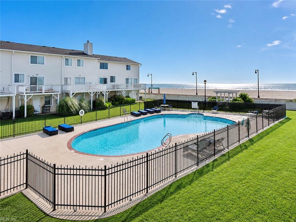 Photo of 20 Cantamar Court, Hampton, VA 23664 (MLS # 10646315)