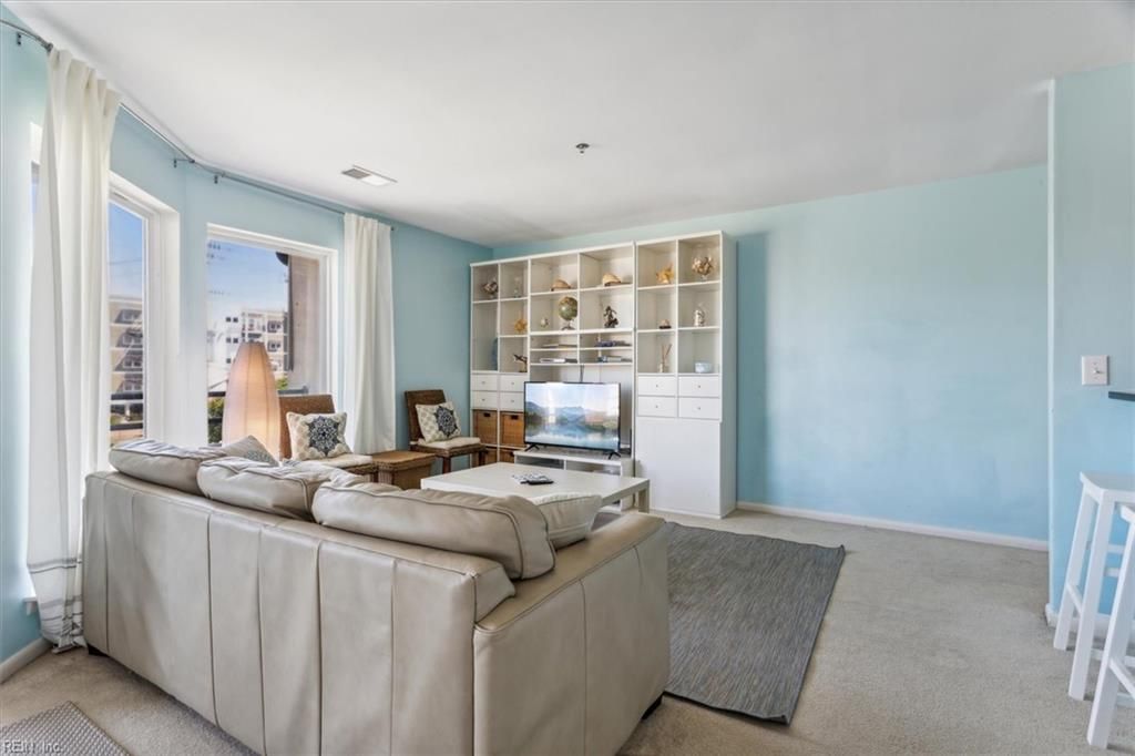 Photo of 304 28th Street #314, Virginia Beach, VA 23451 (MLS # 10619542)