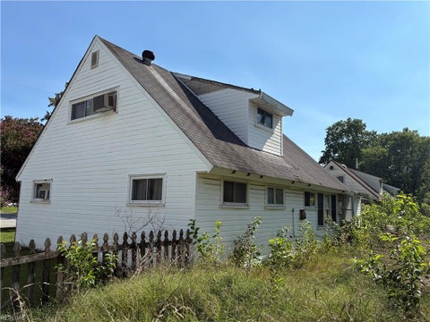 Photo of 1820 Norview Avenue, Norfolk, VA 23518 (MLS # 10652541)