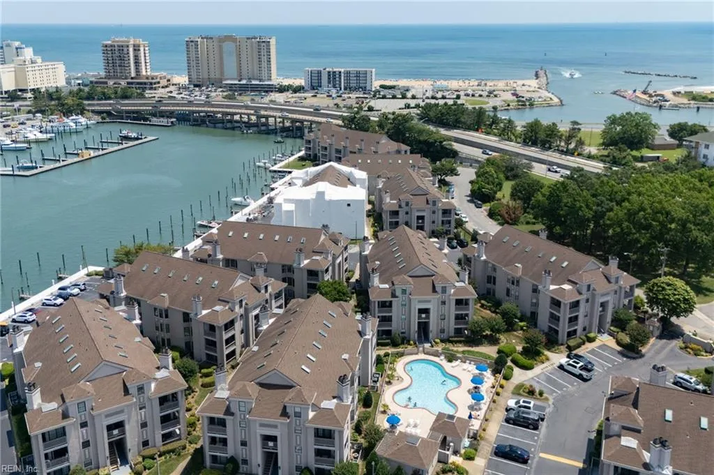 Virginia Beach, Virginia 23451, United States, 2 Bedrooms Bedrooms, ,2 BathroomsBathrooms,Residential,Active,164506