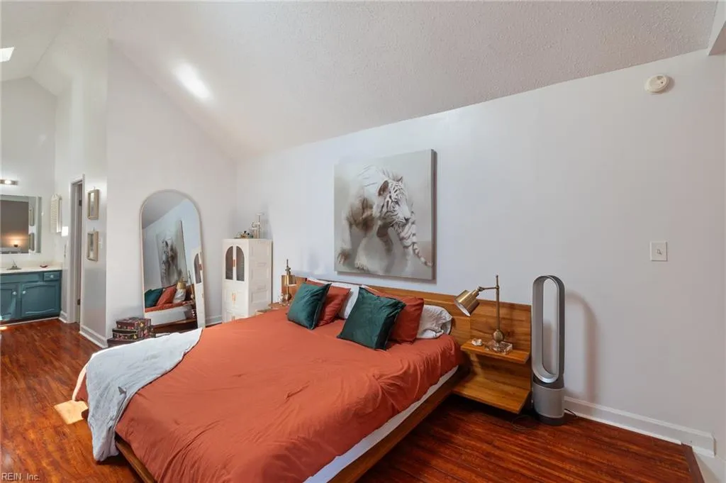 Virginia Beach, Virginia 23451, United States, 2 Bedrooms Bedrooms, ,2 BathroomsBathrooms,Residential,Active,164506