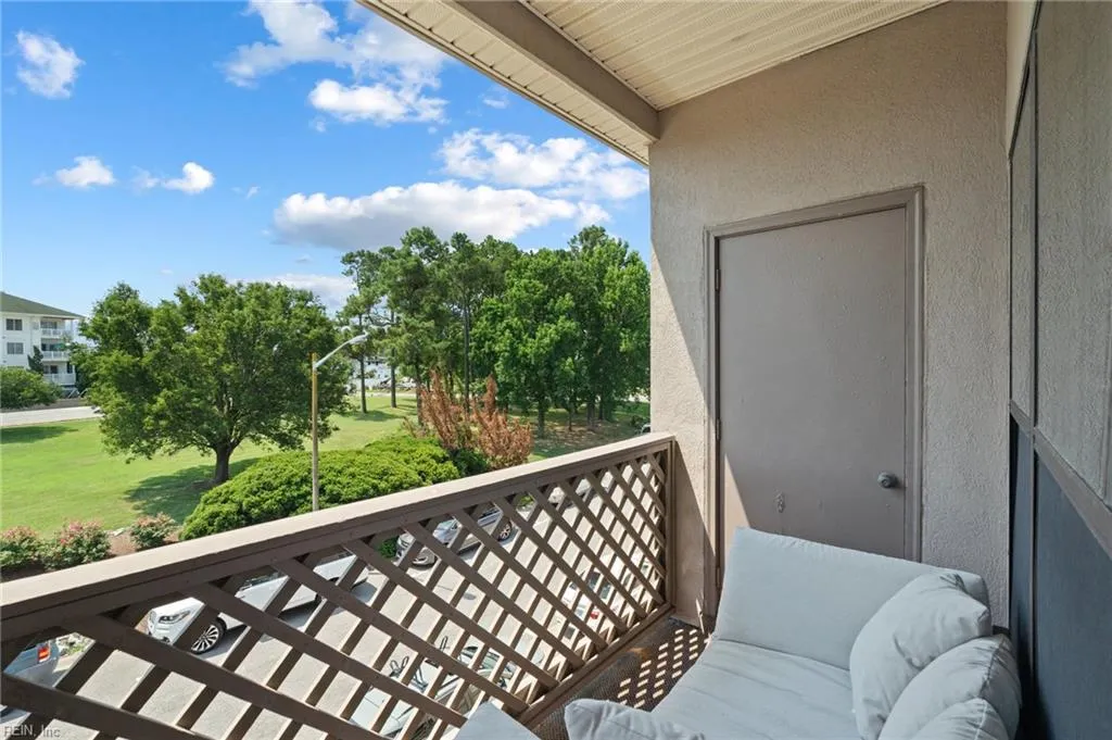 Virginia Beach, Virginia 23451, United States, 2 Bedrooms Bedrooms, ,2 BathroomsBathrooms,Residential,Active,164506